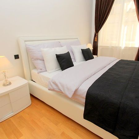 Luxury Apartments Krocinova Prag Exterior foto