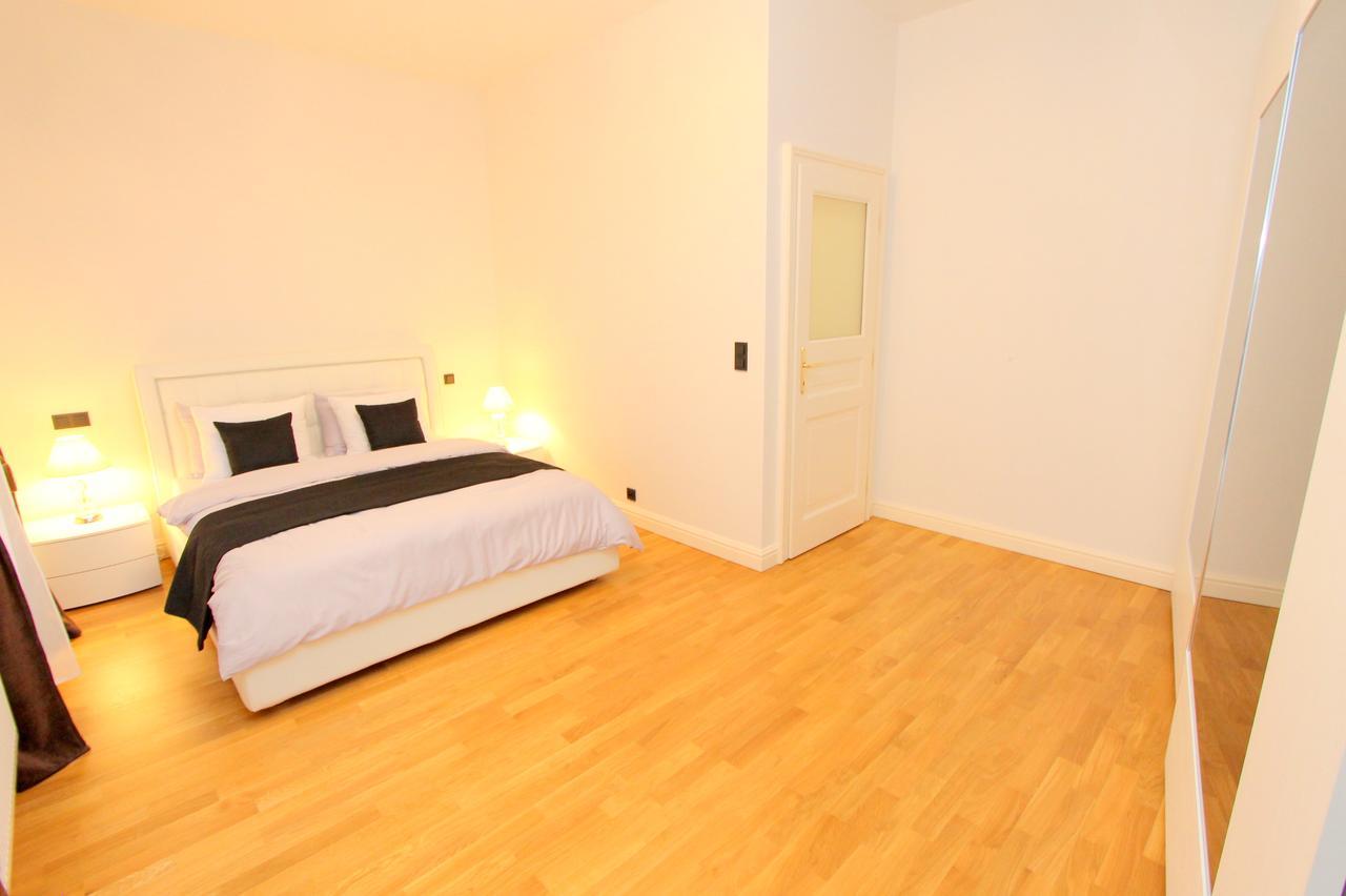 Luxury Apartments Krocinova Prag Exterior foto