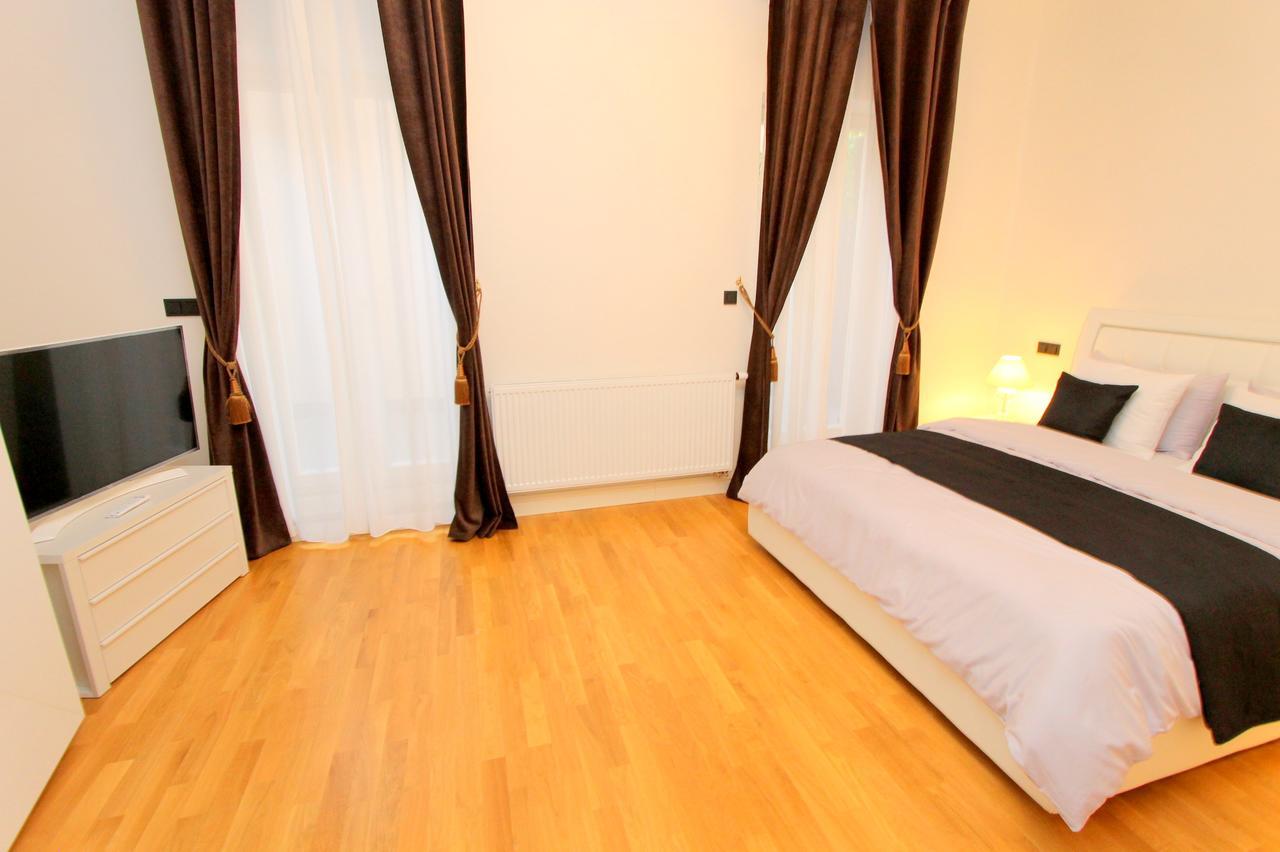 Luxury Apartments Krocinova Prag Exterior foto