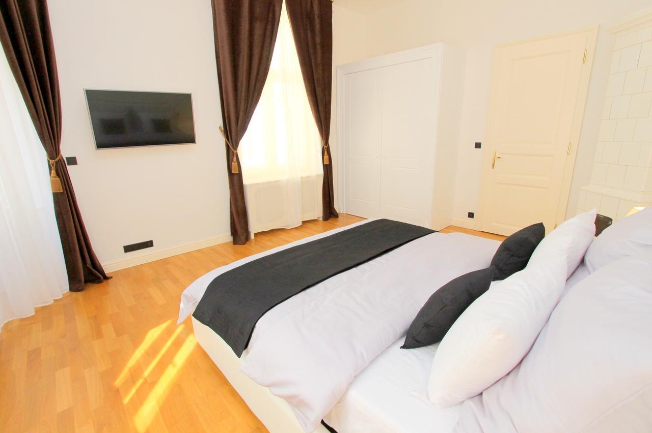 Luxury Apartments Krocinova Prag Exterior foto