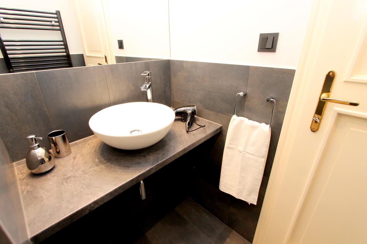 Luxury Apartments Krocinova Prag Exterior foto