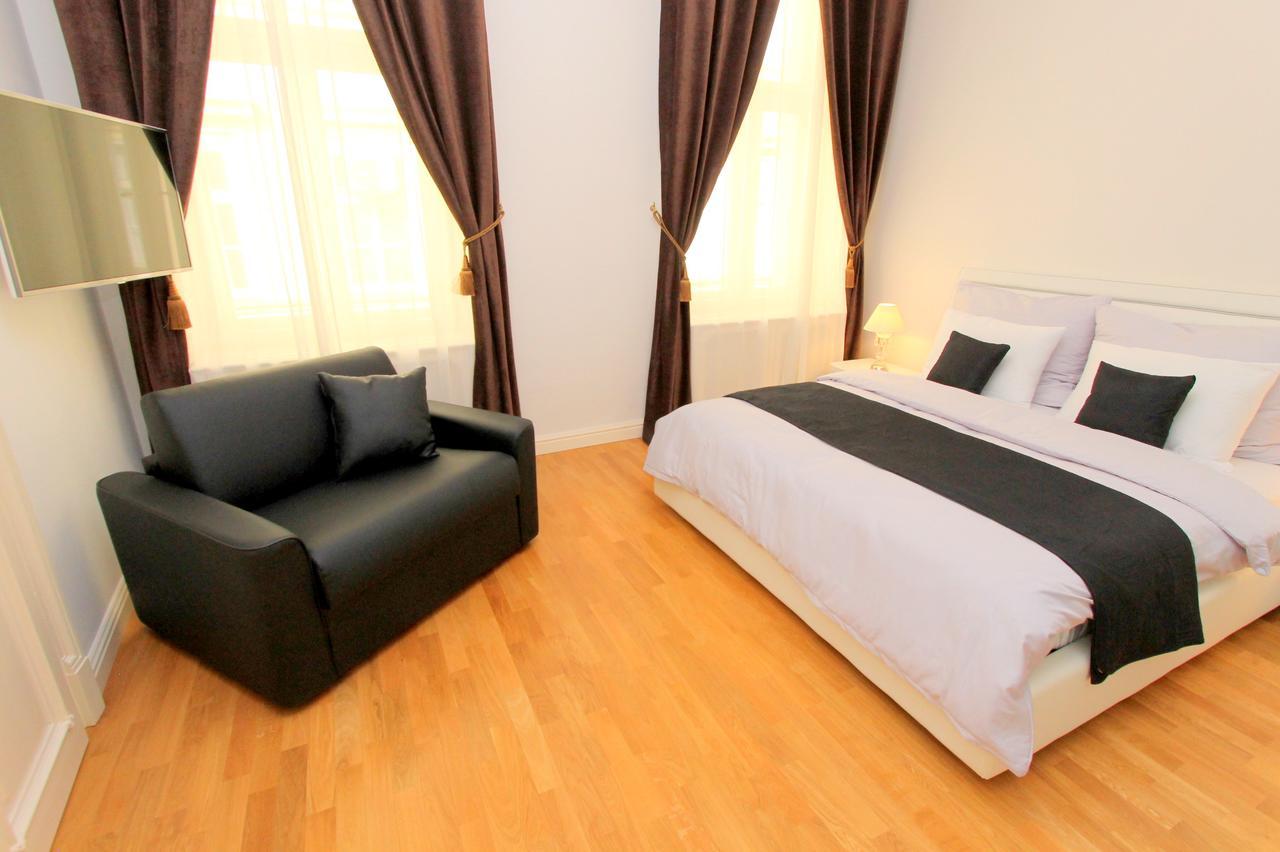 Luxury Apartments Krocinova Prag Exterior foto