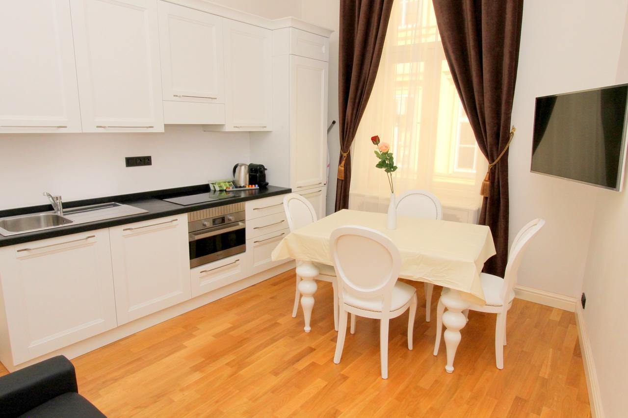 Luxury Apartments Krocinova Prag Exterior foto